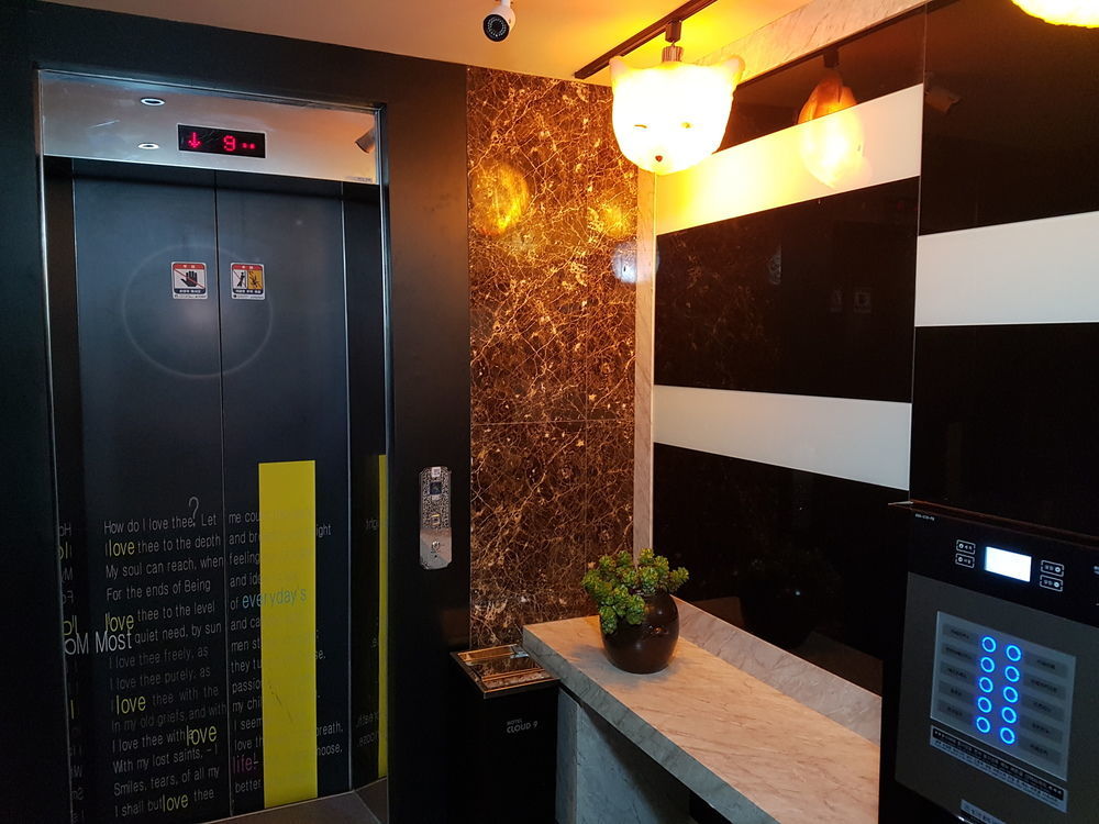 Cloud Nine Hotel Gimhae Esterno foto